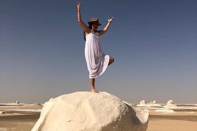 2-Day Black & White Desert, Crystal Mountain, option Pyramid tour - White Desert National Park and its chalk formations