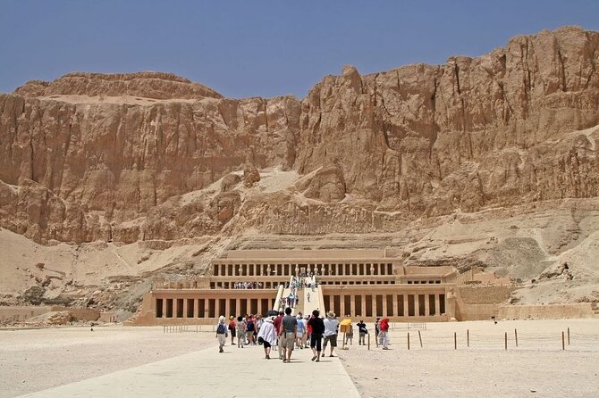 2 Day Trip from Hurghada to Luxor with Lunch Small Group - Day one: the long road from Hurghada to Karnak
