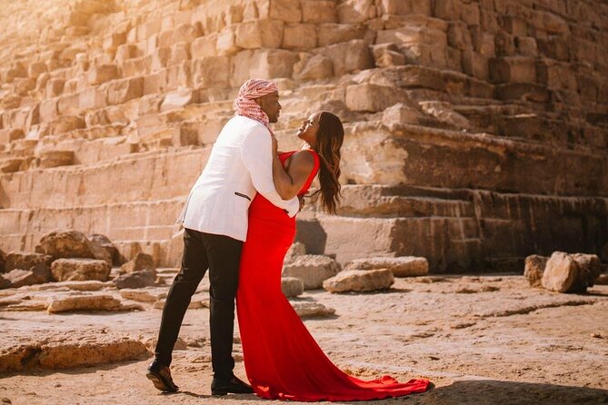 2 Hour Photoshoot at Pyramids of Giza with Instgram Style - Meeting At The Giza Necropolis