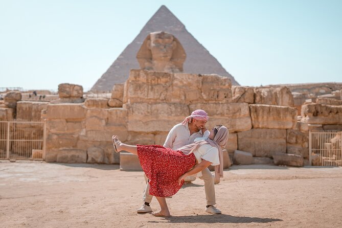 2 hrs Unique Photo session (PhotoShoot) at the Pyramids of Giza - Posing Help Makes the Session Easier