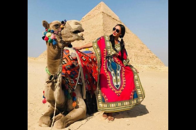 6 Hours visit to Giza pyramids sphinx and Sakkara - The guide and the photography help