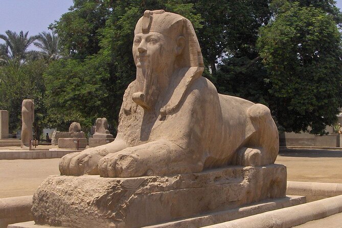 7 Hour Giza Pyramids, Memphis and Sakkara Private Tour - Entering the Great Pyramid complex