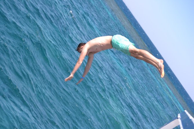 8-Hour Private Boat Charter Exclusive & Lunch Transfer -Hurghada - Lunch, fruit, and drinks on board