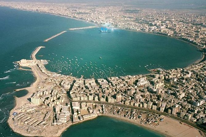 Alexandria Day tour from Cairo-Must See attractions - Kom el Shoqafa: the day begins underground