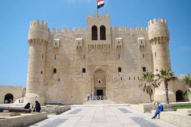 Alexandria From Cairo In One Day Tour - Catacombs of Kom El-Shoqafa: the most unusual ancient stop