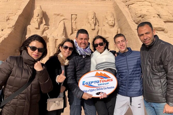 All Inclusive Day tour 8hrs Pyramids, Egyptian Museum and Khan Al-Khalili bazaar - Two hours among the Pyramids of Giza
