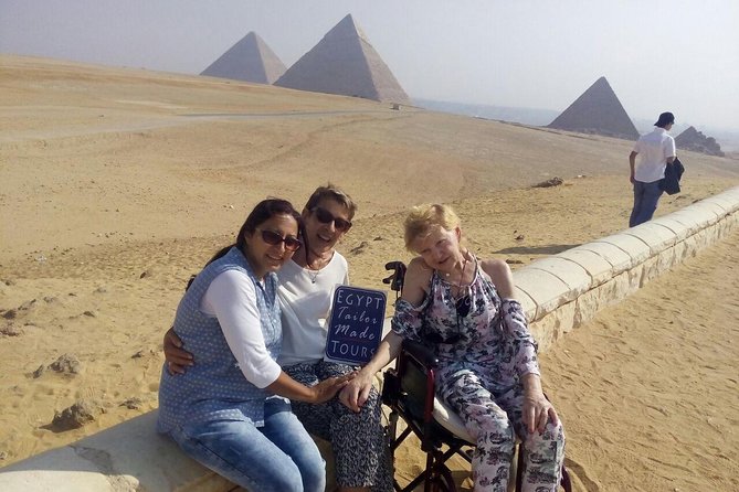 All Inclusive: Day Tour to Giza Pyramids, Saqqara and Dahshur - The Sphinx deserves its own short stop