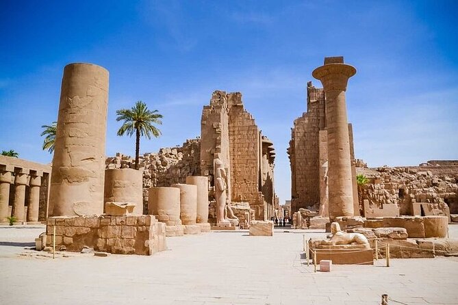 All Inclusive Day Tour to Luxor West and East Banks with Lunch - Guides, vehicles, and the group experience