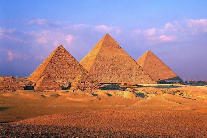 ALL INCLUSIVE Half Day Private Tour to Giza Pyramids and Sphinx - Traditional Egyptian lunch and onboard water