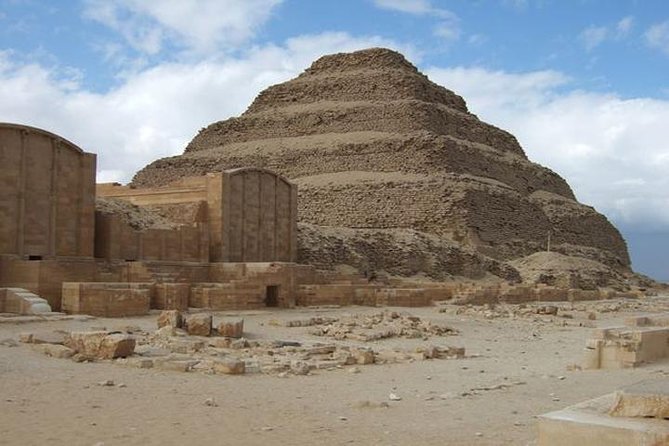 All-inclusive Private Trip Giza Pyramids Sphinx Saqqara, Dahshur - The private guide makes or breaks the day