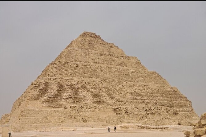 All-inclusive Saqqara, Giza pyramids,lunch,fees,30 min camel ride - Three hours among the Giza Pyramids