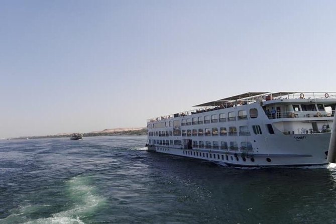 Amazing 3-Nights Cruise From Aswan To Luxor including Abu Simbel&Hot Air Balloon - Day four: A hot-air balloon over Luxor