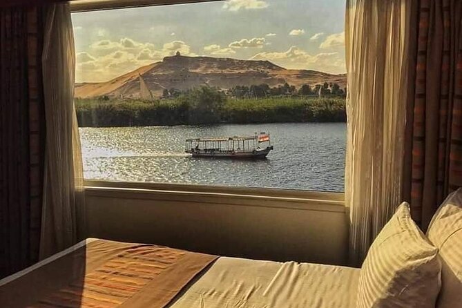 Amazing Sailing Nile cruise from Luxor for 2 Nights - Sunrise from a hot-air balloon over Luxor