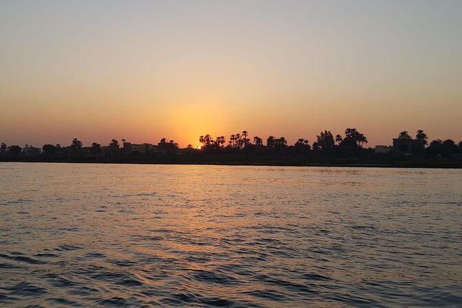 Amazing Sunset sailing by Felucca in Luxor -2 Hours (Private) - Tea, photographs, and the feel of the ride