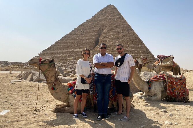 an unmissable day, The Giza Pyramids, the Egyptian Museum and the Souk - Giza: Cheops, Chephren, Mykerinos, and the Sphinx
