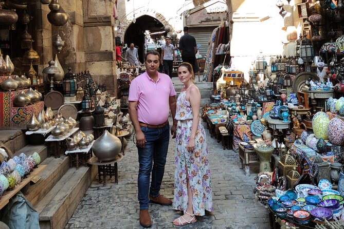 an unmissable day, The Giza Pyramids, the Egyptian Museum and the Souk - 8:00 am Pickup and the Ride to Giza