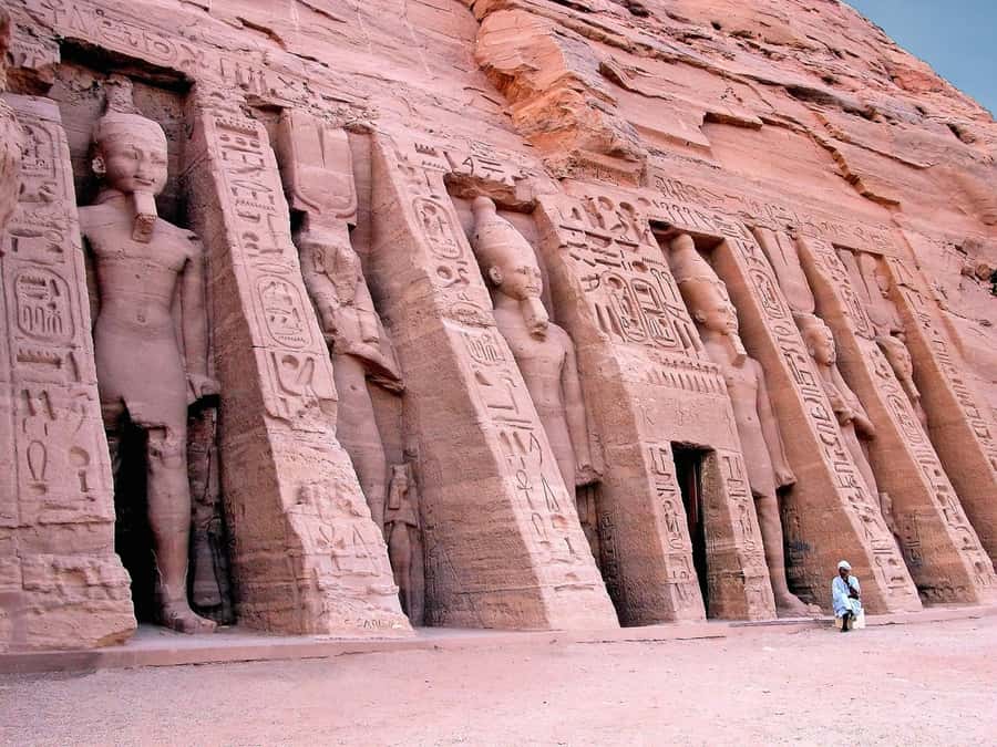 Aswan: Abu Simbel Group Tour with Guide and Entrance Fees - Who should book this Abu Simbel day trip