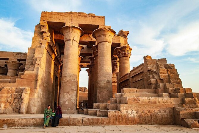 Aswan: Edfu and Kom Ombo Day Tour with Luxor Transfer - The morning pickup and the road south