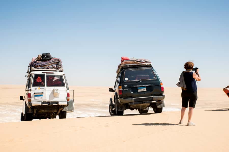 Cairo: 2-Day Bahariya Oasis Camp and Desert Tour - Lunch and first views around the oasis