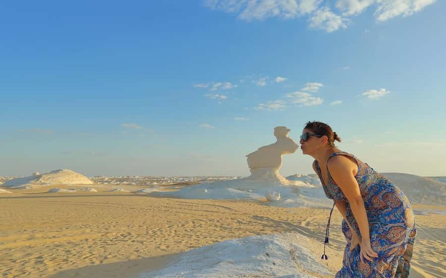 Cairo: 2-Day Bahariya & White Desert Private Camp Adventure - El Hez Village and the cold spring stop