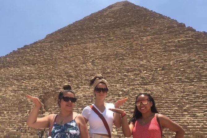 Cairo 8 Hour Private Tour Giza Pyramids, Egyptian Museum & Bazaar - Seeing the three pyramids at Giza