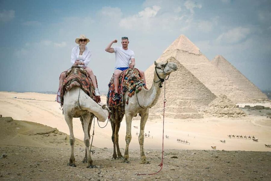 Cairo Day Tour: Pyramids, Museum, Camel Ride & Local Lunch - Seeing Khufu, Khafre, and Menkaure at Giza