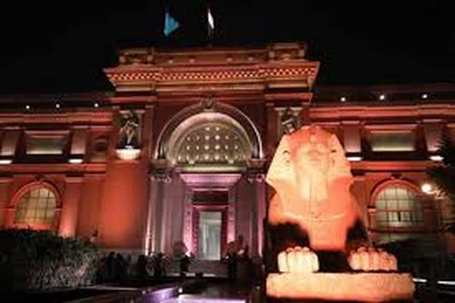 Cairo Day Tour: Pyramids, Museum, Camel Ride & Local Lunch - Meeting the Sphinx and its ancient symbols
