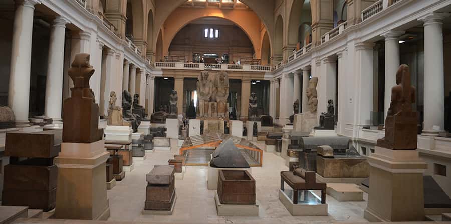 Cairo: Egyptian Museum, Citadel, and Old Cairo Guided Tour - Shared, private, and VIP versions compared