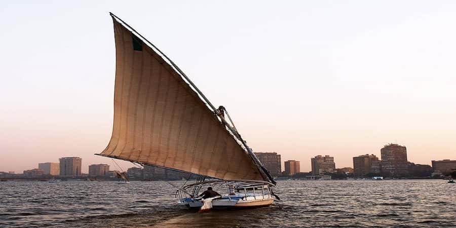 Cairo: Felucca ride on The Nile River with Meals - Egyptian food with the view included