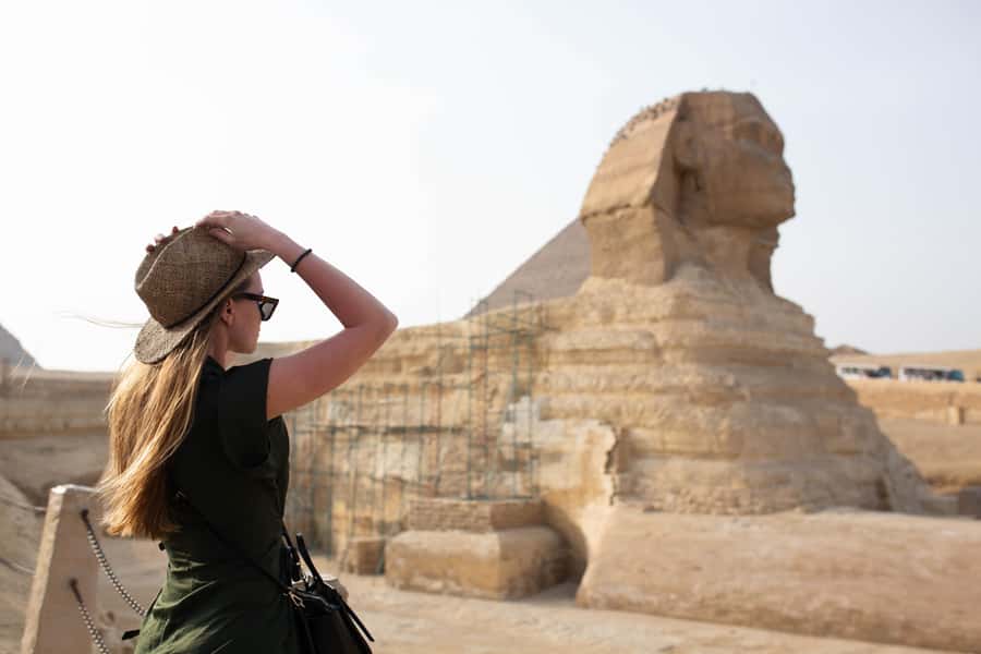 Cairo: Female-Guided Pyramids, Sphinx & Museum City Tour - The Pyramids of Giza: big views and practical limits