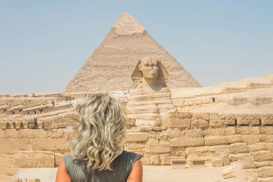 Cairo: Female-Guided Pyramids, Sphinx & Museum City Tour - Two hours with the Egyptian Museum collection