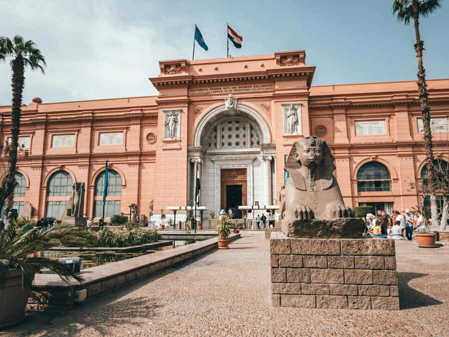 Cairo: Giza Great Pyramids Tour with Sightseeing Options - The Egyptian Museum and Tutankhamun’s mask