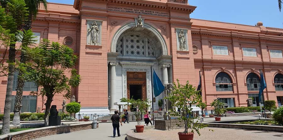 Cairo/Giza: Guided Pyramids, Sphinx and Egyptian Museum Tour - Food, transport, and the practical details
