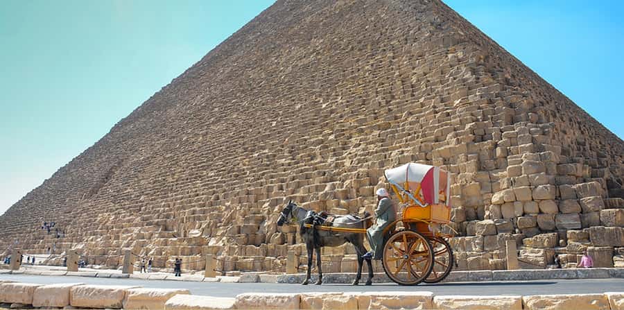 Cairo/Giza: Guided Pyramids, Sphinx and Egyptian Museum Tour - The Giza Plateau and the Great Pyramid