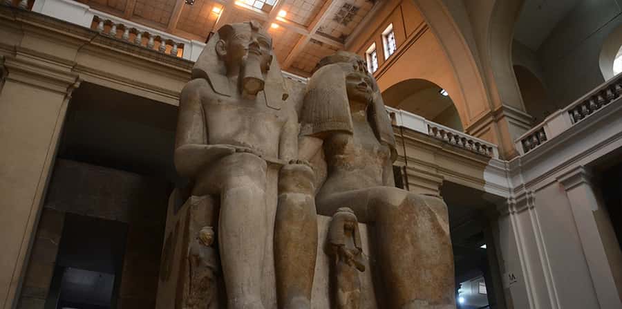 Cairo/Giza: Guided Pyramids, Sphinx and Egyptian Museum Tour - Old Cairo adds a different side of the city
