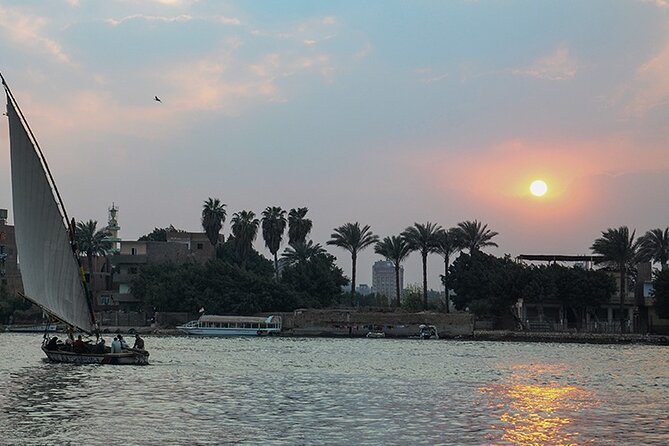 Cairo/Giza: Nile Sunset, Dinner Cruise, Show & Private Transfer - What to expect from the open buffet