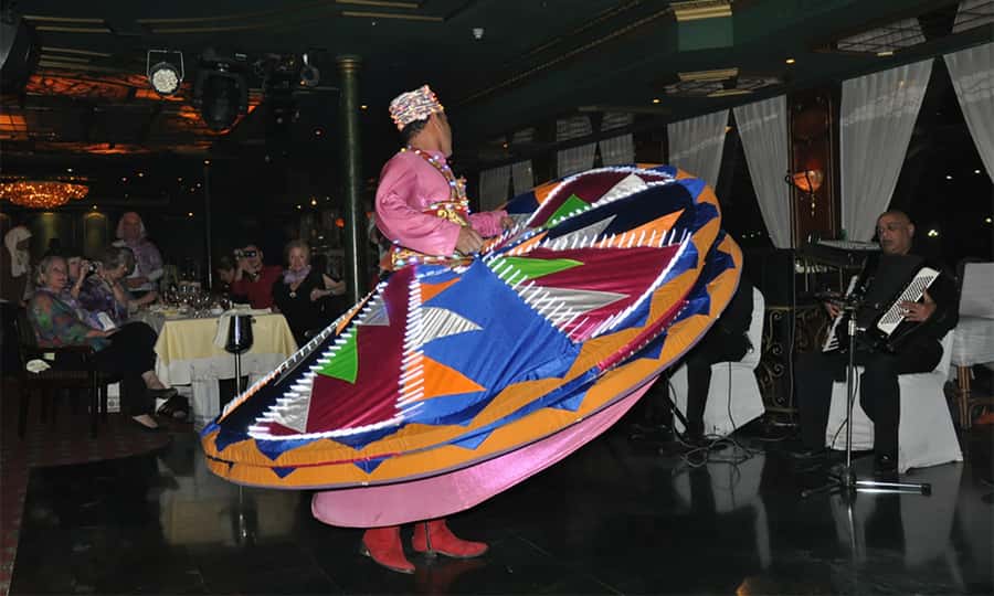 Cairo: Giza Pyramids, Egyptian Museum & Nile Dinner Cruise. - The Nile dinner cruise after dark