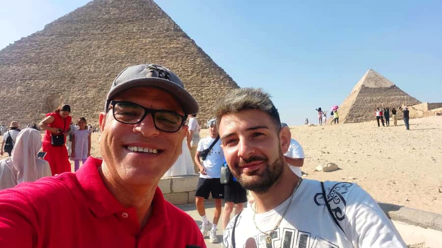 Cairo: Giza Pyramids, Museum & Tahrir Square Private Tour. - Giza Plateau: three pyramids, three royal stories