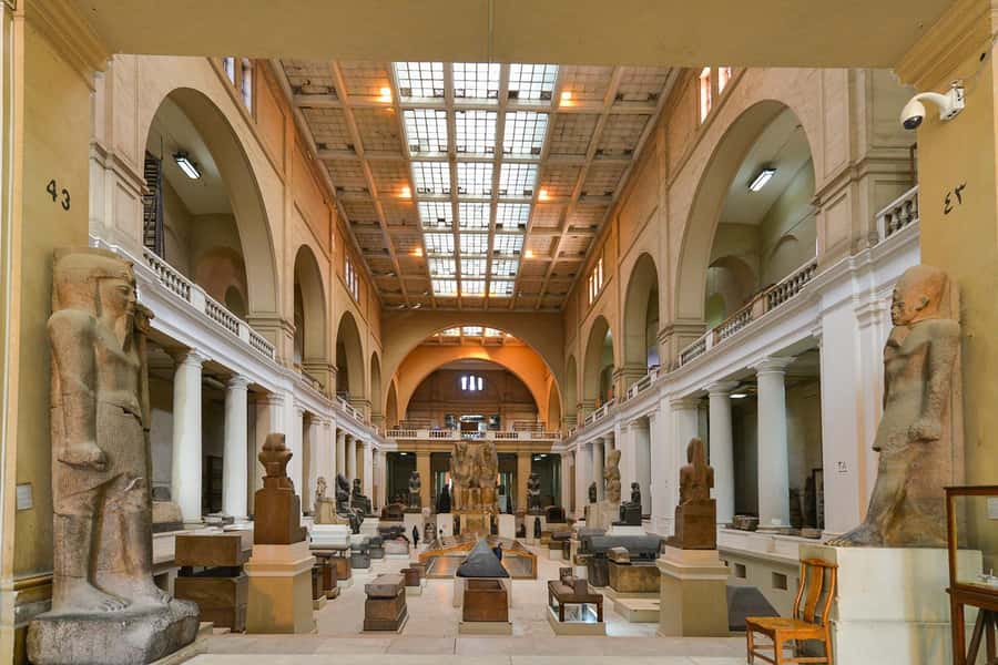Cairo: Giza Pyramids, Museum & Tahrir Square Private Tour. - Egyptian Museum: a compact introduction to 5,000 years