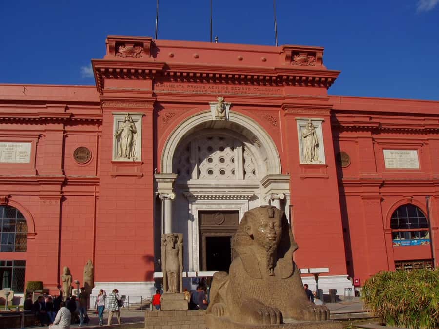 Cairo: Giza Pyramids, Museum & Tahrir Square Private Tour. - Hotel pickup and the Cairo drive