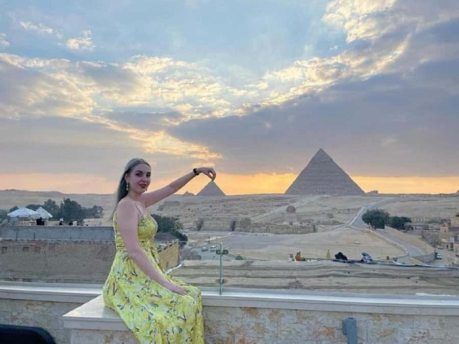 Cairo: Giza Pyramids, Sakkara & Dahshur All-Inclusive Tour - Giza and the three royal pyramids