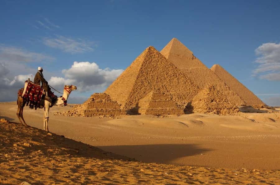 Cairo: Giza pyramids, Sphinx, and Great Pyramid Tour - Meeting the Great Sphinx face to face