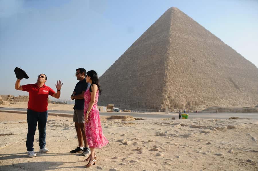 Cairo: Giza pyramids, Sphinx, and Great Pyramid Tour - Who should book this Giza experience?