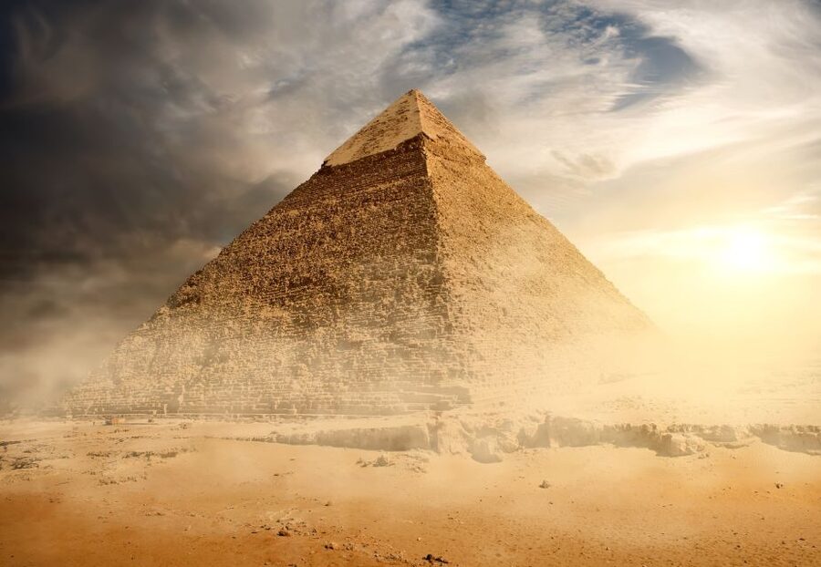 Cairo: Great Pyramids of Giza and Egyptian Museum Tour - Lunch and a taste of local Cairo