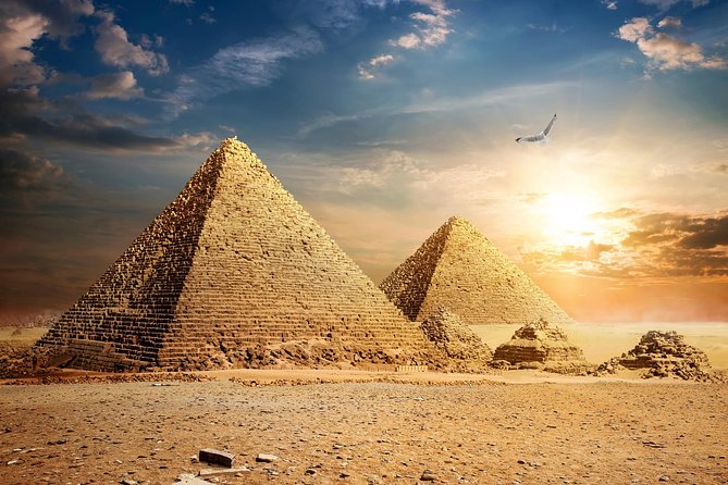 Cairo Layover Tours to Giza Pyramids and Sphinx From Cairo Airport - Giza Plateau and the three pyramids