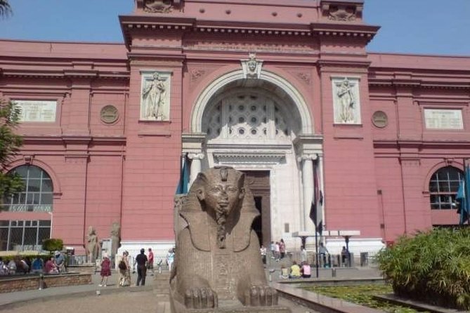 Cairo Layover Tours to Giza Pyramids Egyptian Museum & Bazaar - Meeting the Sphinx near Khafre’s temple