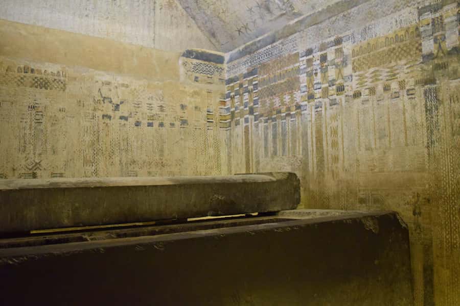 Cairo: Memphis, Sakkara and Dahshur Pyramids Day Tour - The Red Pyramid: A calmer look at a successful design