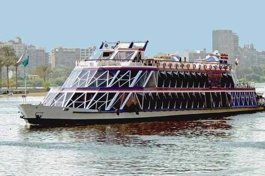 Cairo: Nile Dinner Cruise with Belly Dancer Show and Music - Belly dancing, Tanoura, and live music