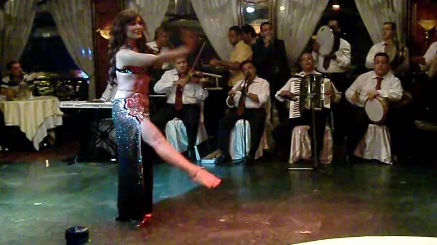 Cairo: Nile Dinner Cruise with Belly Dancer Show with Pickup - Buffet dinner: good value, mixed expectations