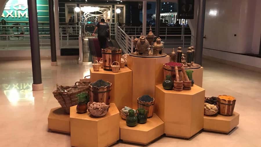 Cairo: Nile Maxim Luxurious Dinner Cruise with Dance Show - Belly Dancing, Tanoura, and Live Music